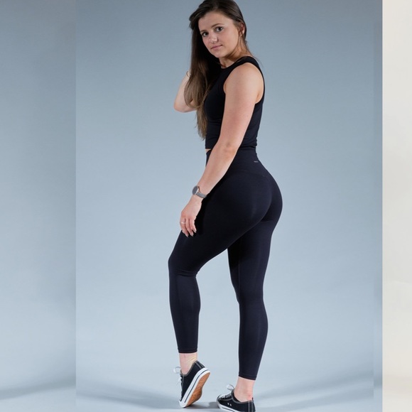 paragon essential leggings
